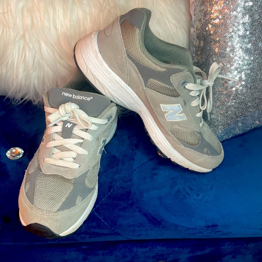 New Balance Kids Sneakers - Gray and White